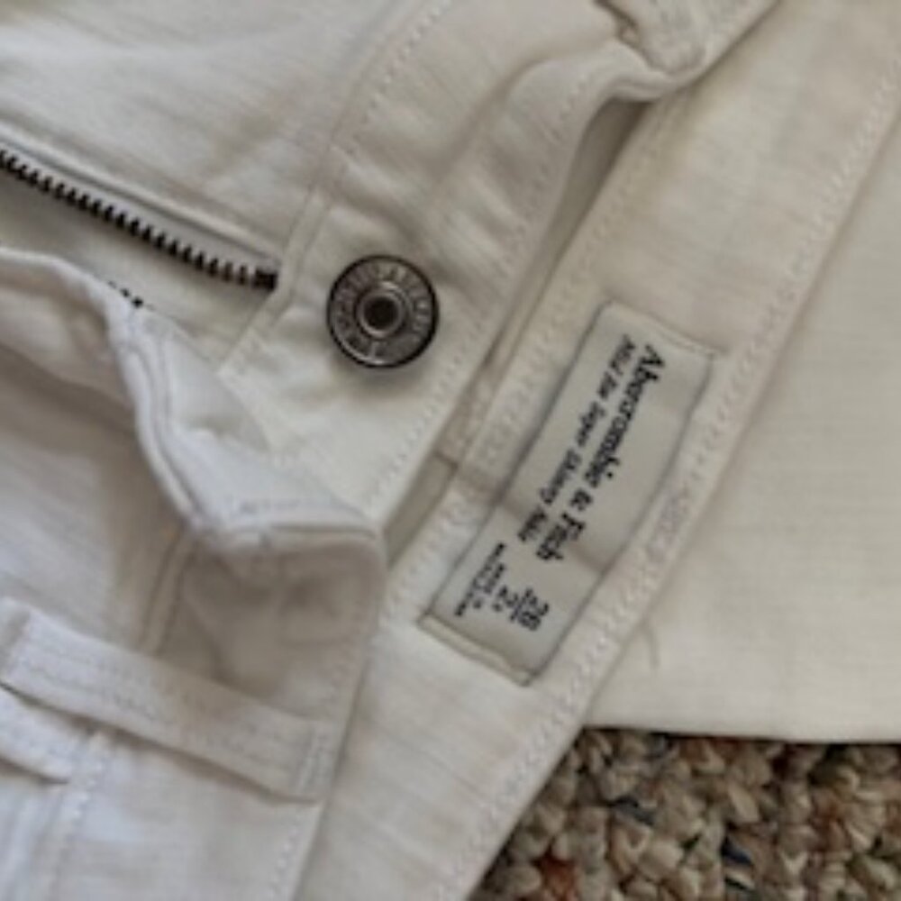 Abercrombie & Fitch High Waisted Skinny Jean - Picture 6 of 7